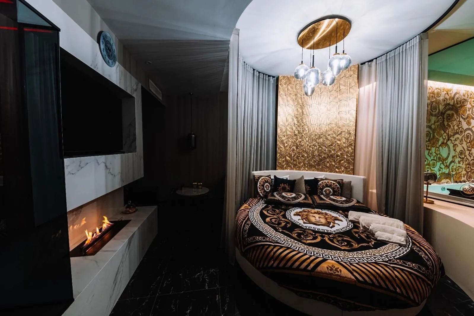 Versace Luxury Room Corleone