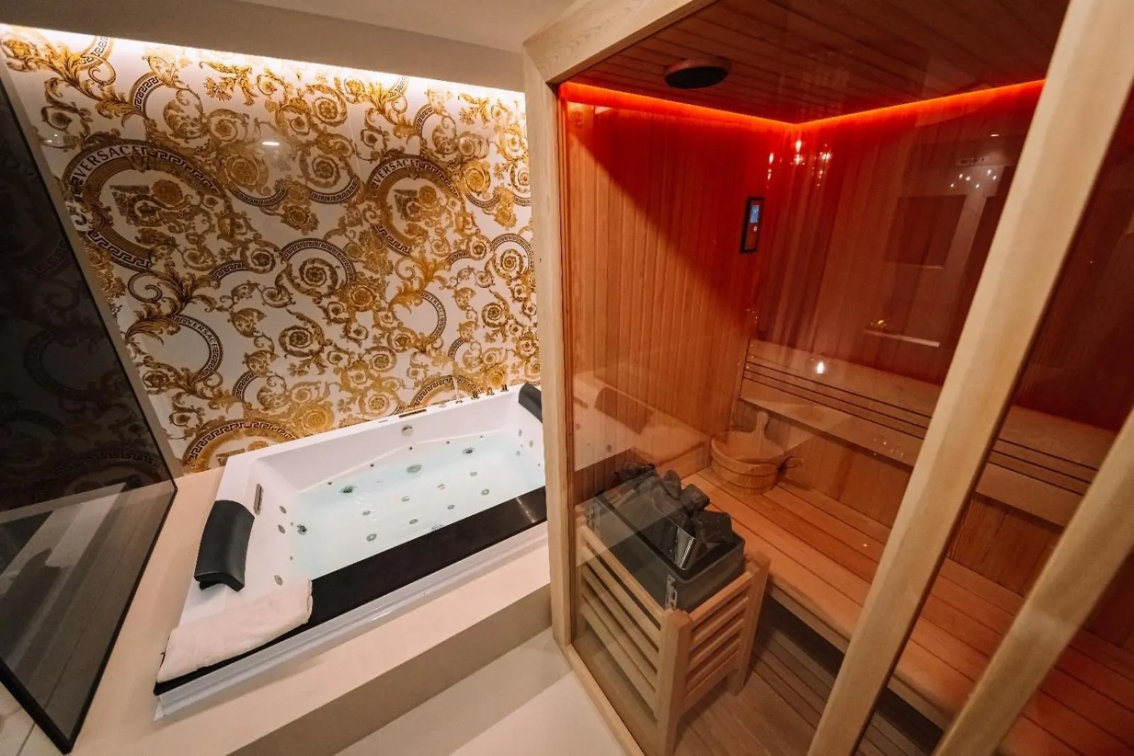 Versace Luxury Room Corleone